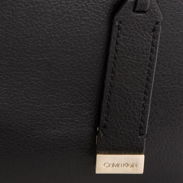 Kabelka Calvin Klein Frame Large Shopper čierna detail foto