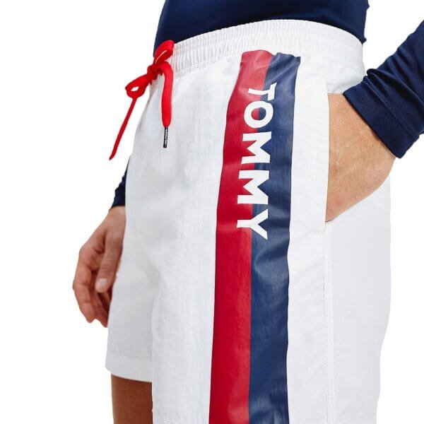 Tommy Hilfiger plavky pánske šortky kúpacie Logo Leg Swim Shorts YCD biele_01