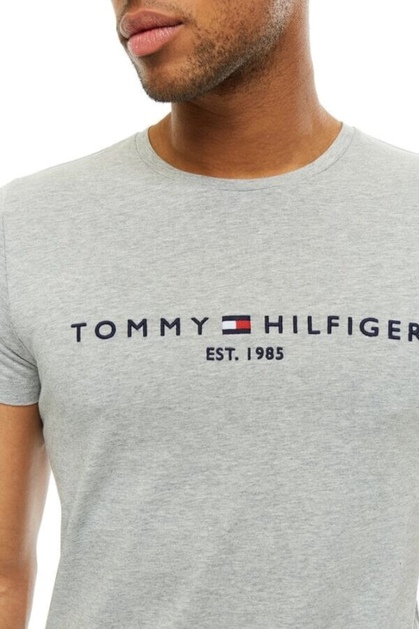Tommy Hilfiger tričko pánske Flag Logo T-Shirt tmavé šedé 501