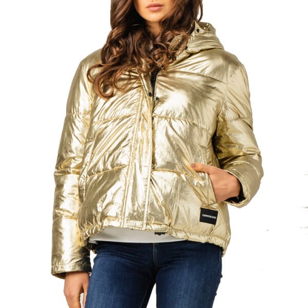 Calvin Klein Jeans bunda dámska zimná prešívaná vetrovka Metallic Puffer Gold zlatá 02